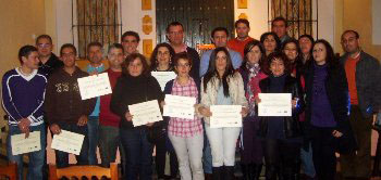 Todos los alumnos y el Alcalde